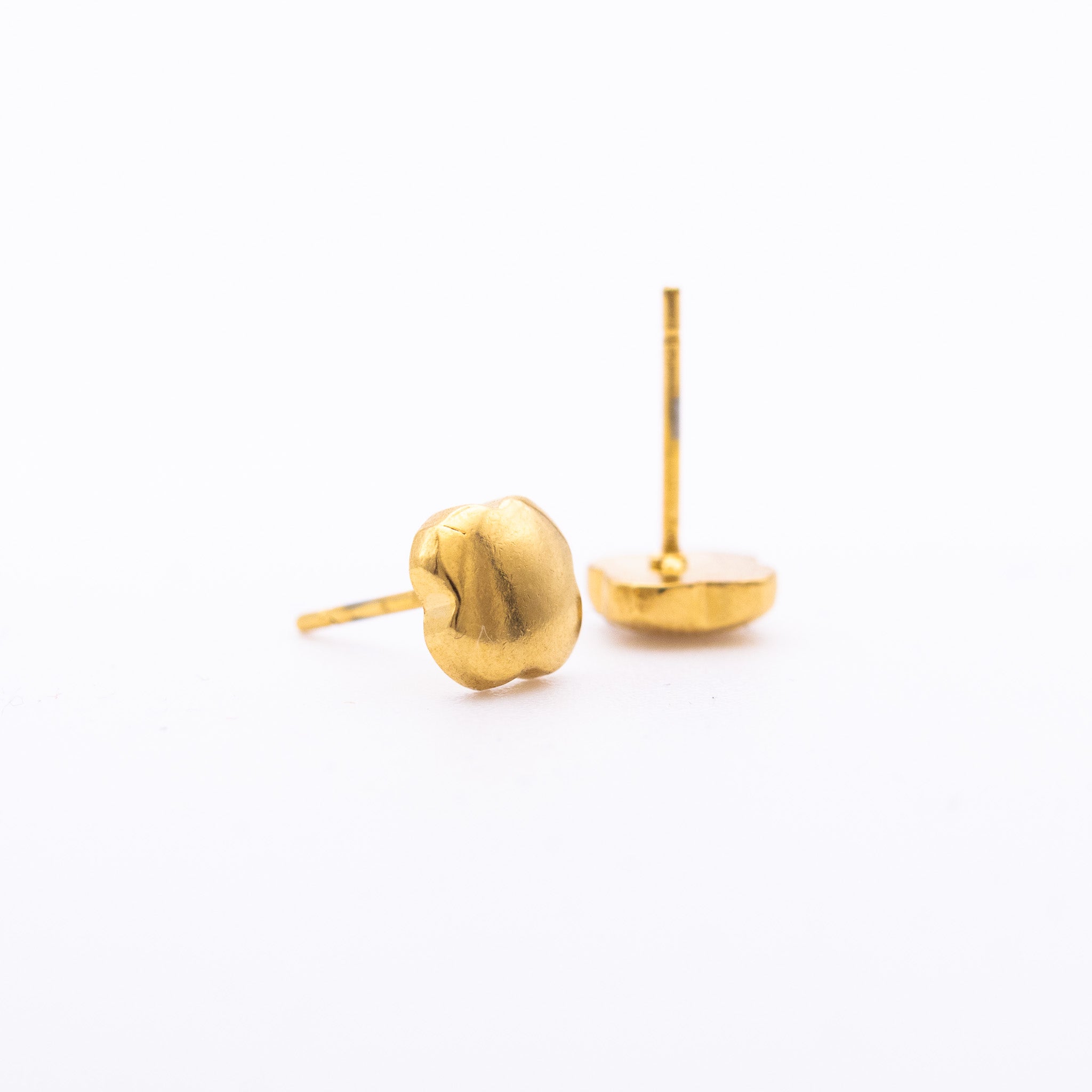 Boucles d’oreilles Bianca – puces organiques dorées - Mineky Paris