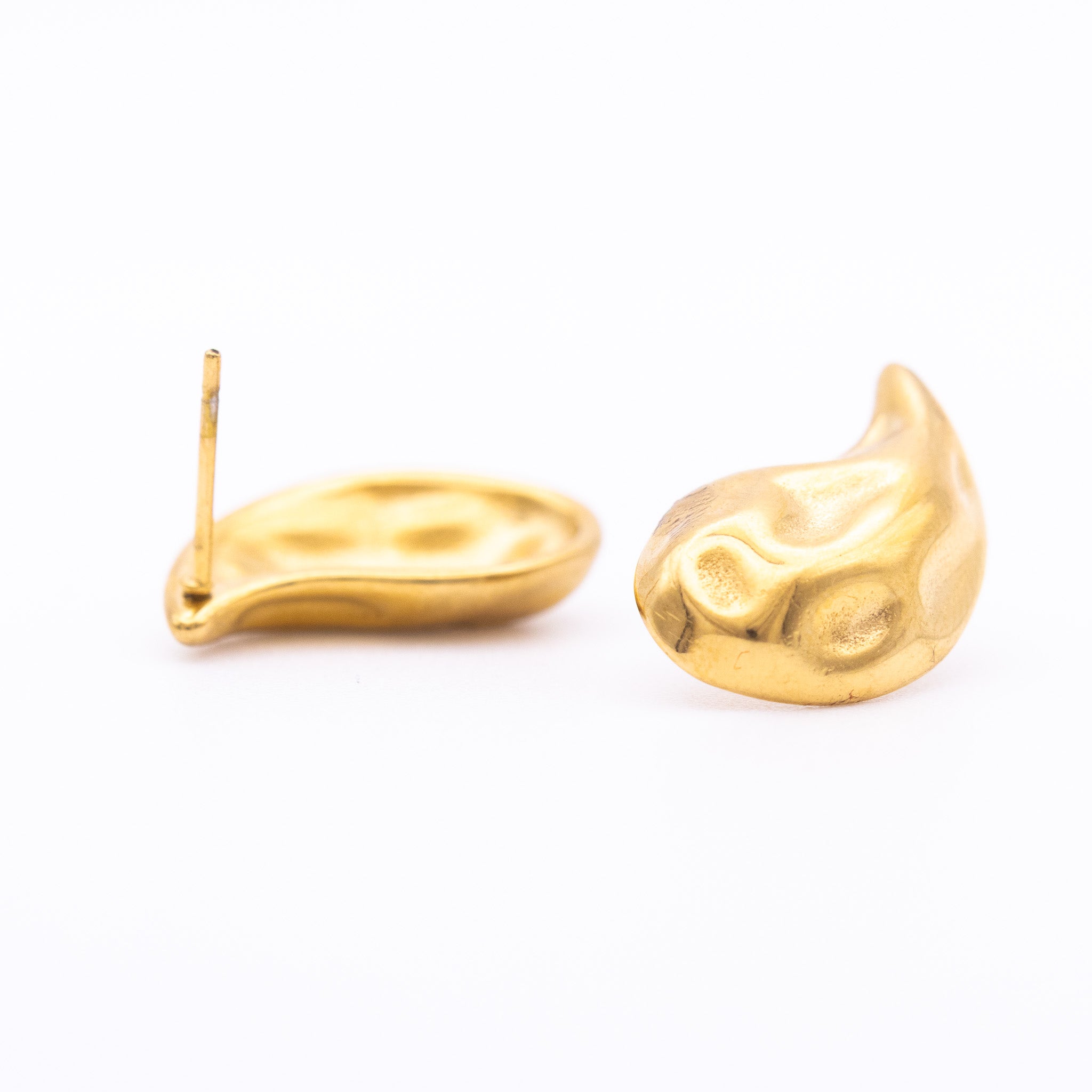 Boucles d’oreilles Elani – studs galets organiques martelés - Mineky Paris