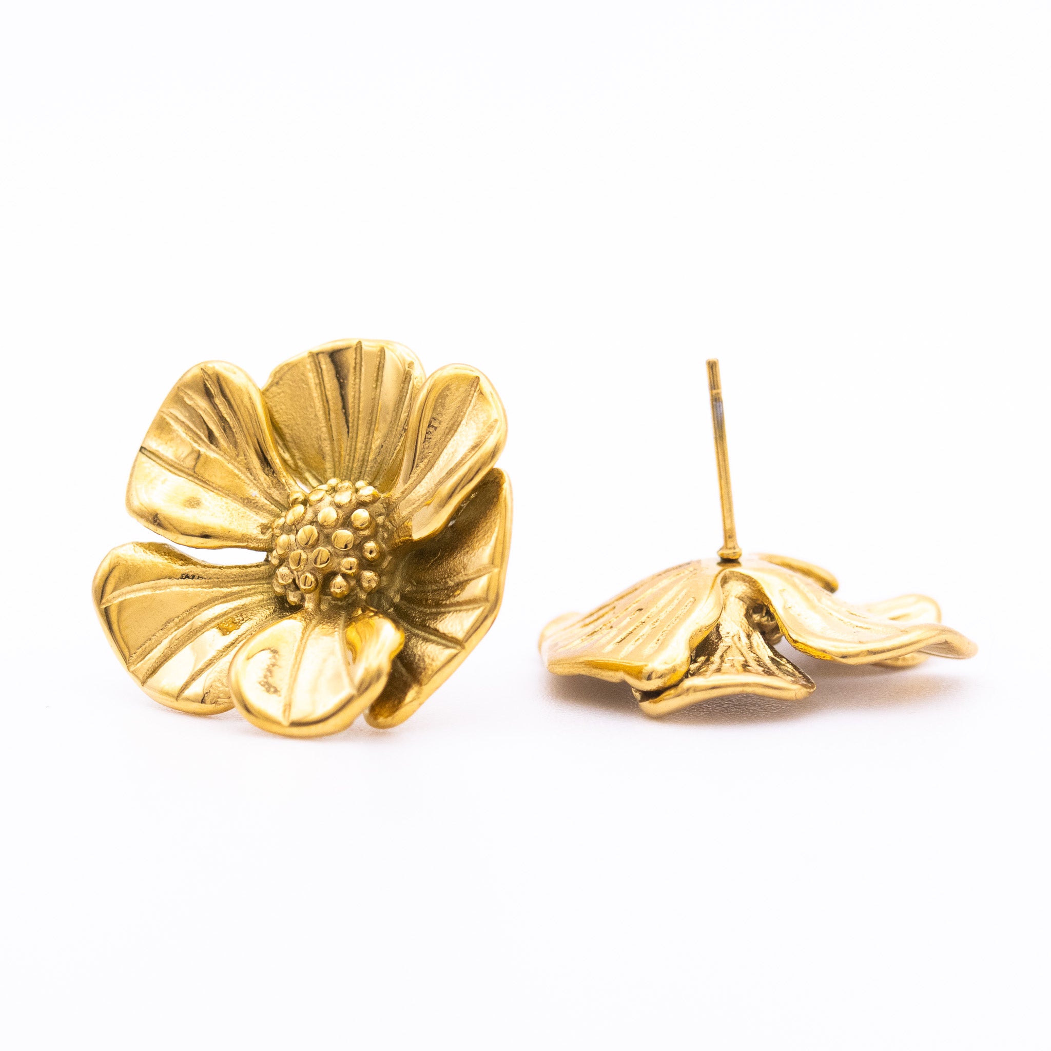 Boucles d’oreilles Bloum – fleurs sculptées dorées ou argentées - Mineky Paris