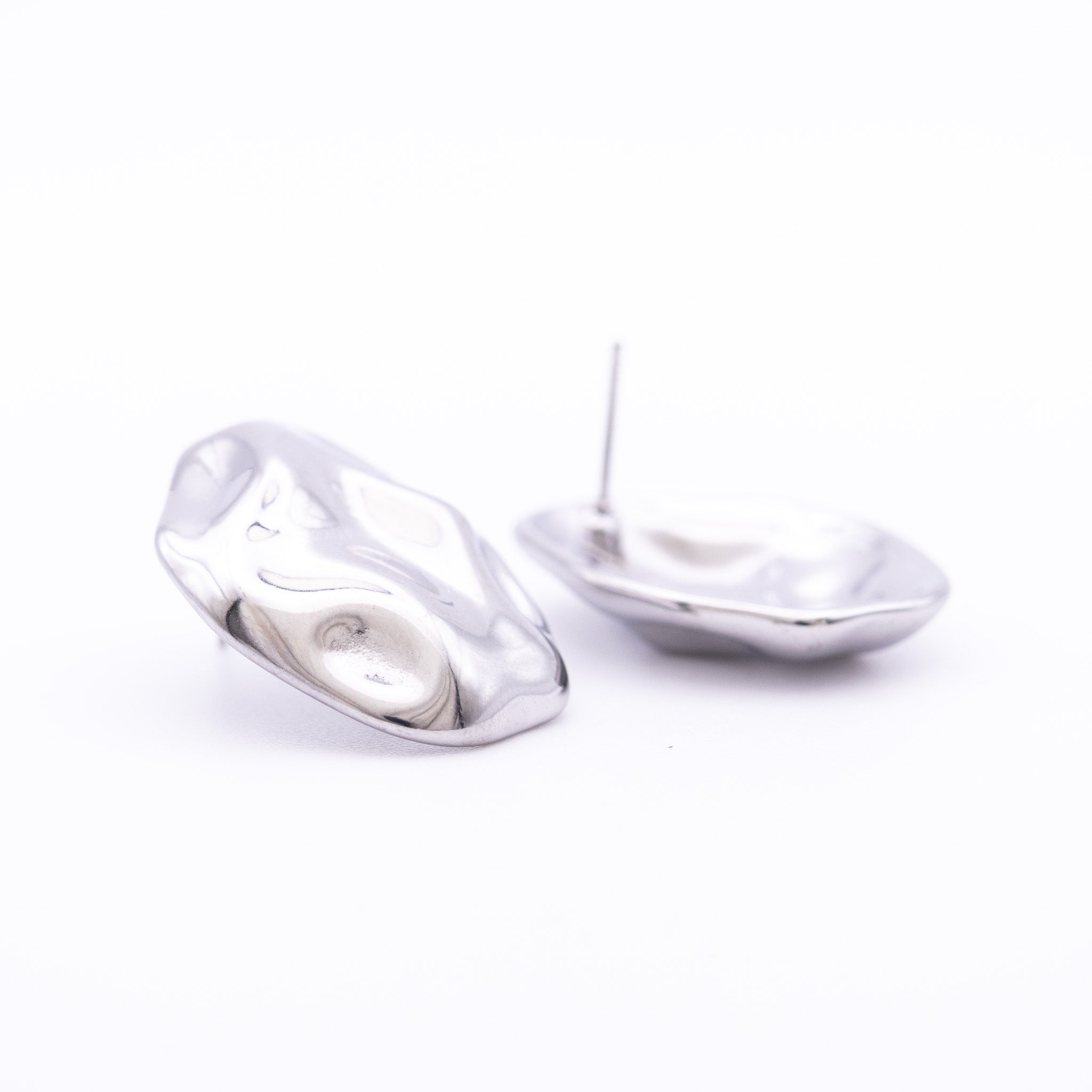 Boucles d’oreilles Telma – galets métalliques polis (or ou argent) - Mineky Paris