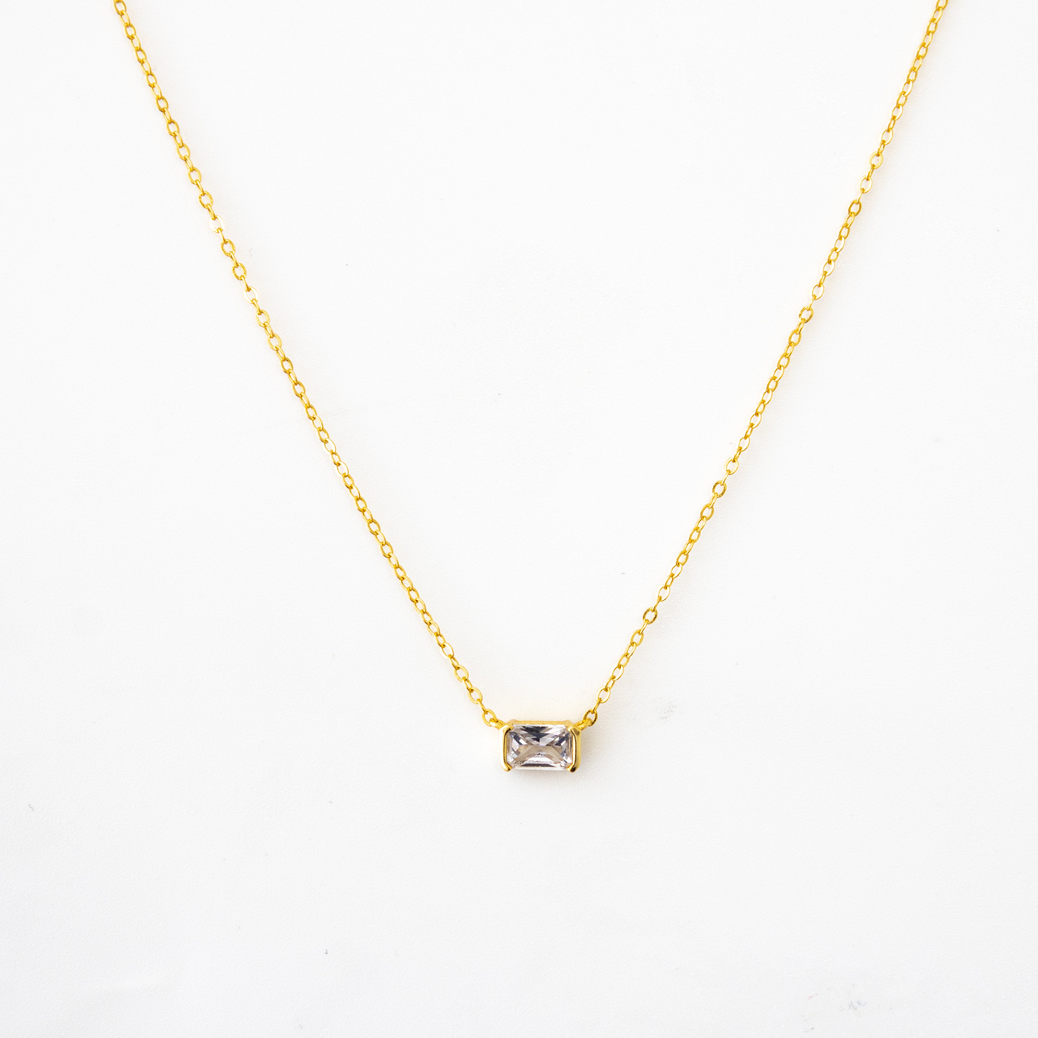 Collier Elle – Solitaire rectangle sur chaîne dorée - Mineky Paris