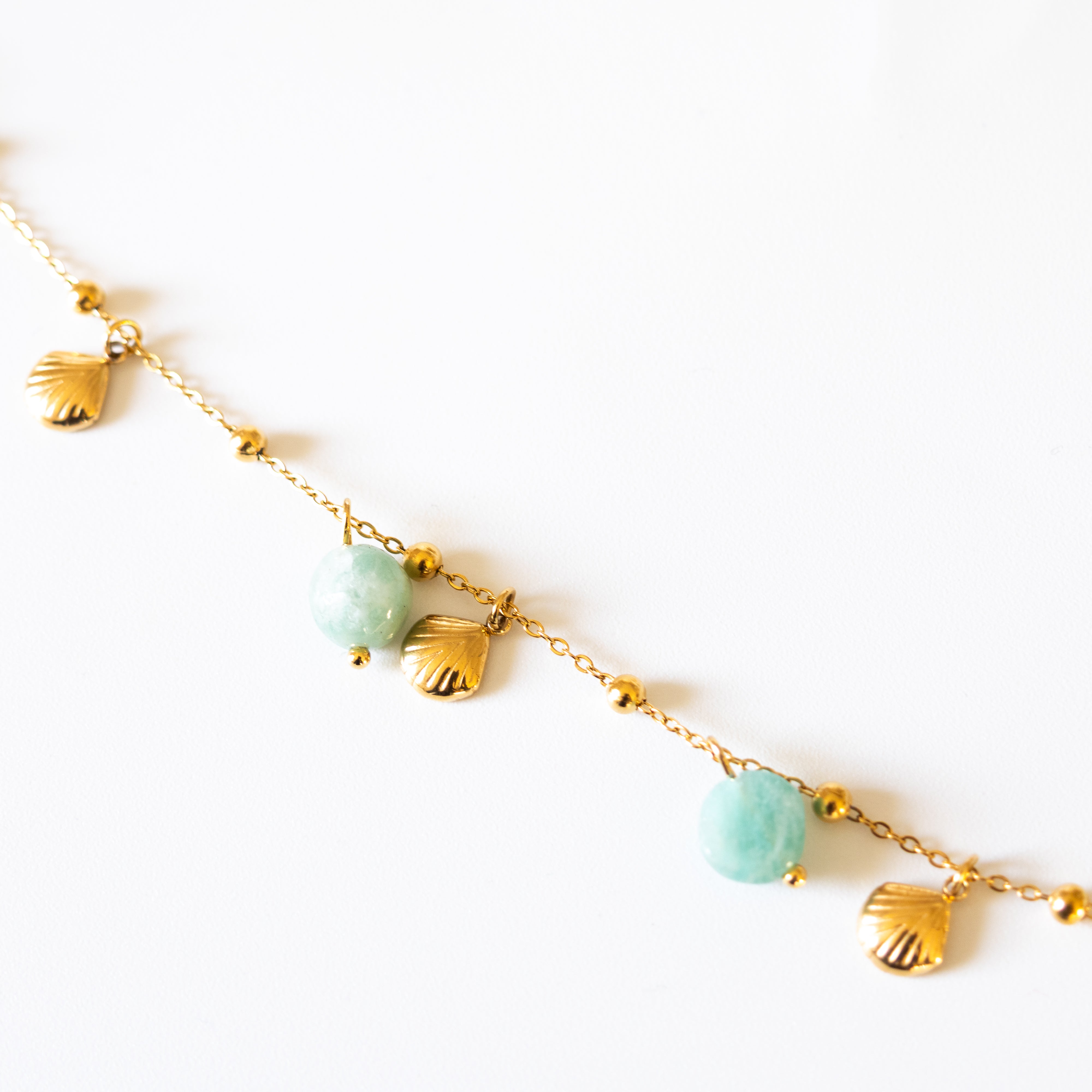 Bracelet Summer – chaînes dorées & charms marins - Mineky Paris