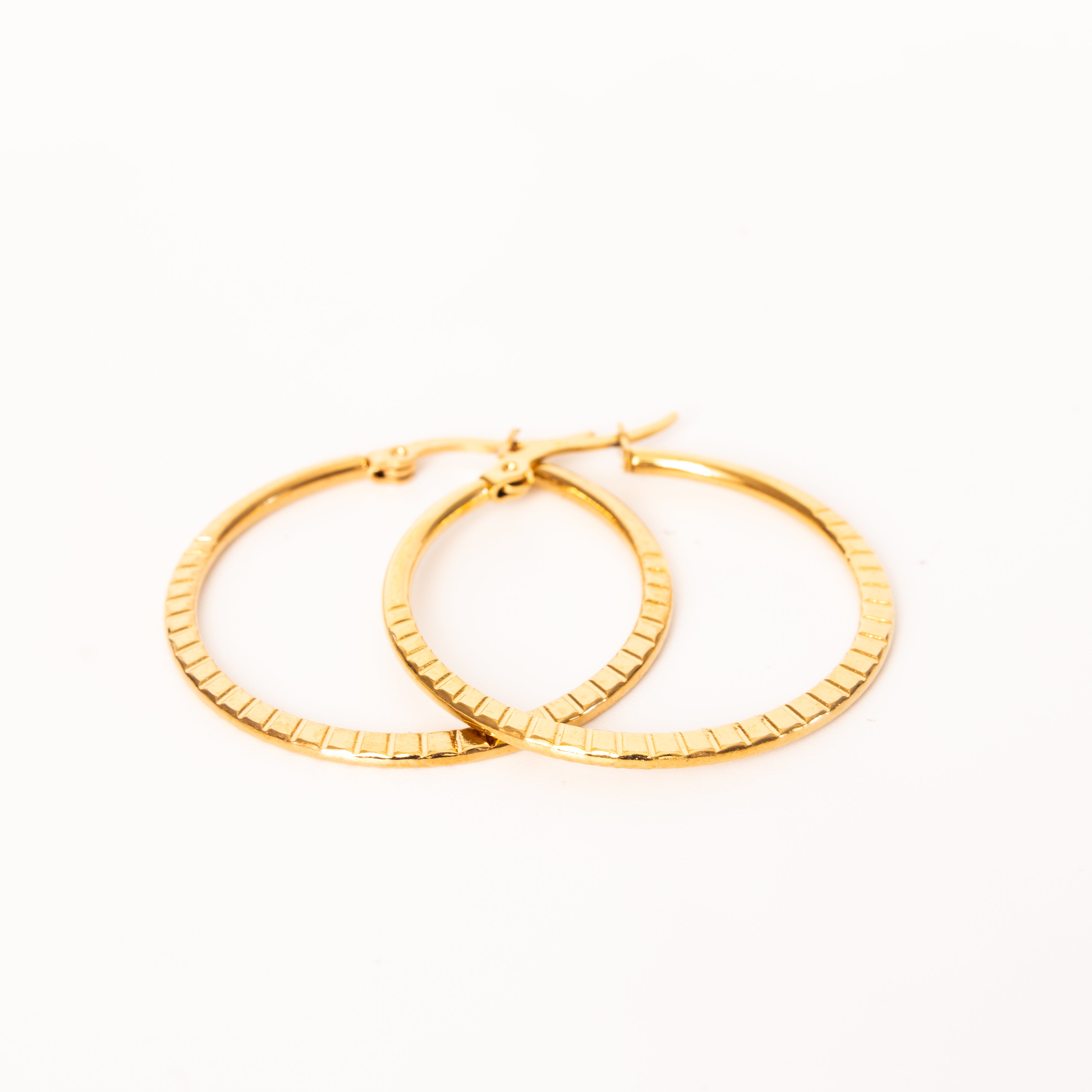 Boucles d’oreilles Estella – créoles texturées éclatantes - Mineky Paris