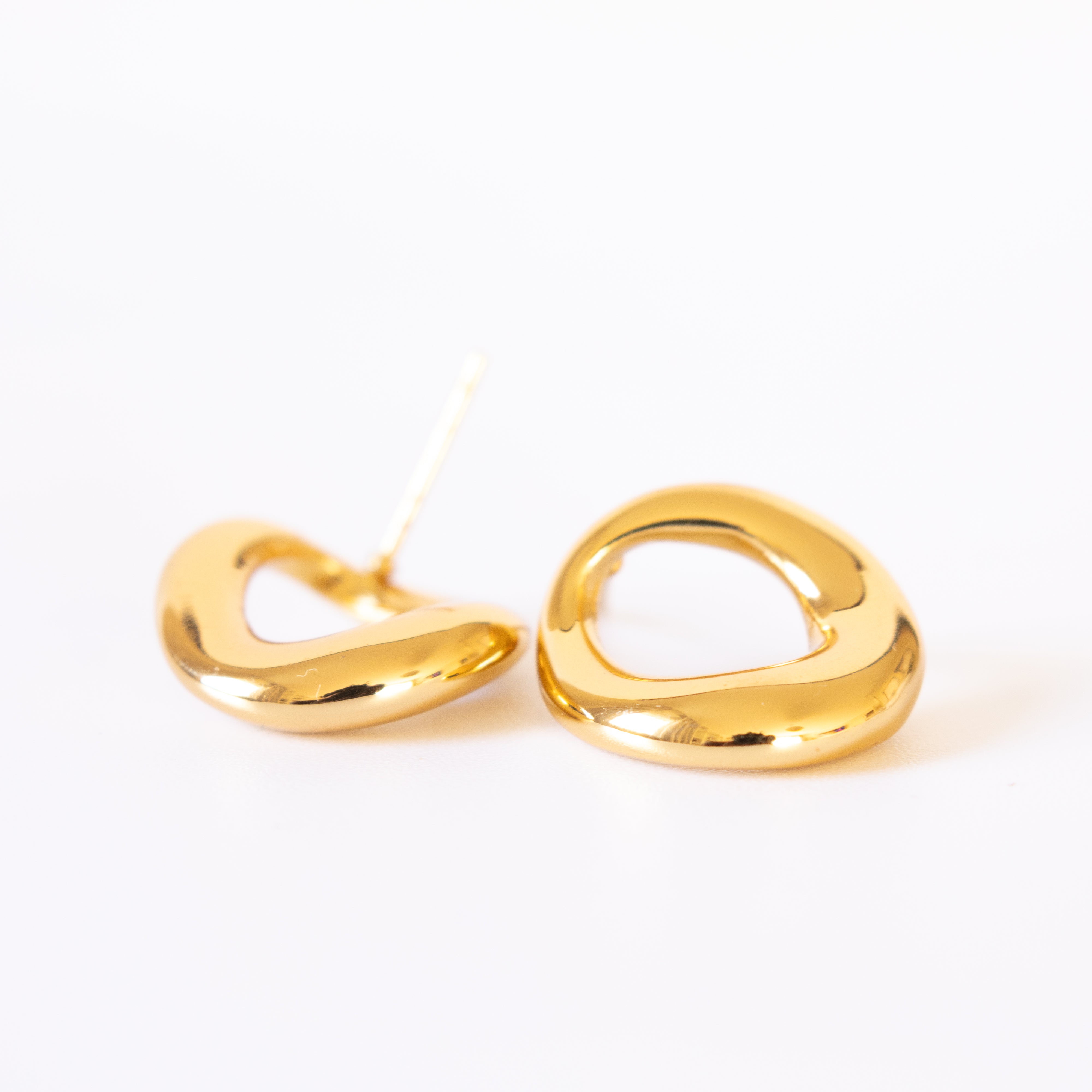 Boucles d’oreilles Solana – anneaux organiques dorés - Mineky Paris