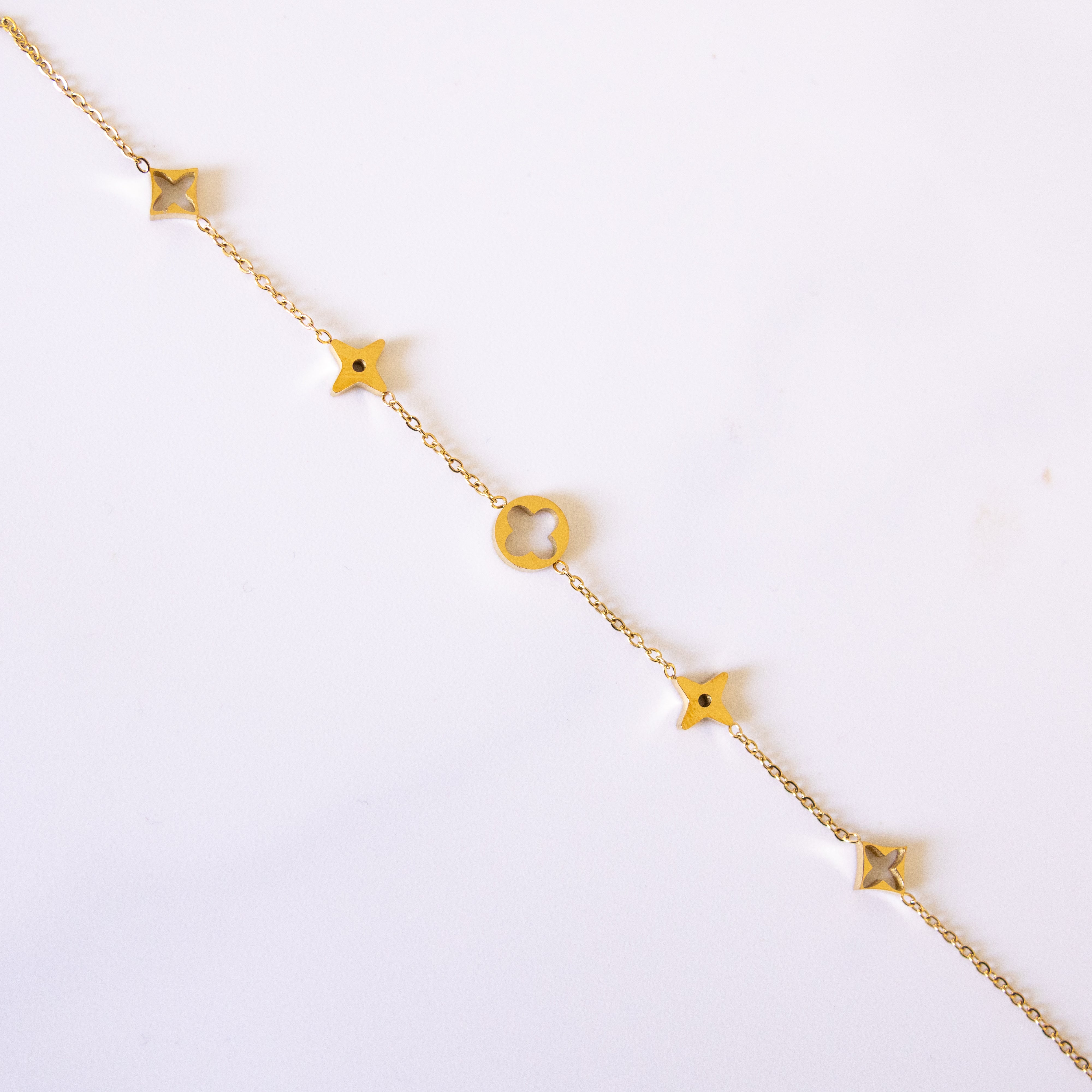 Bracelet Silva – motifs étoile & fleur en acier inoxydable - Mineky Paris