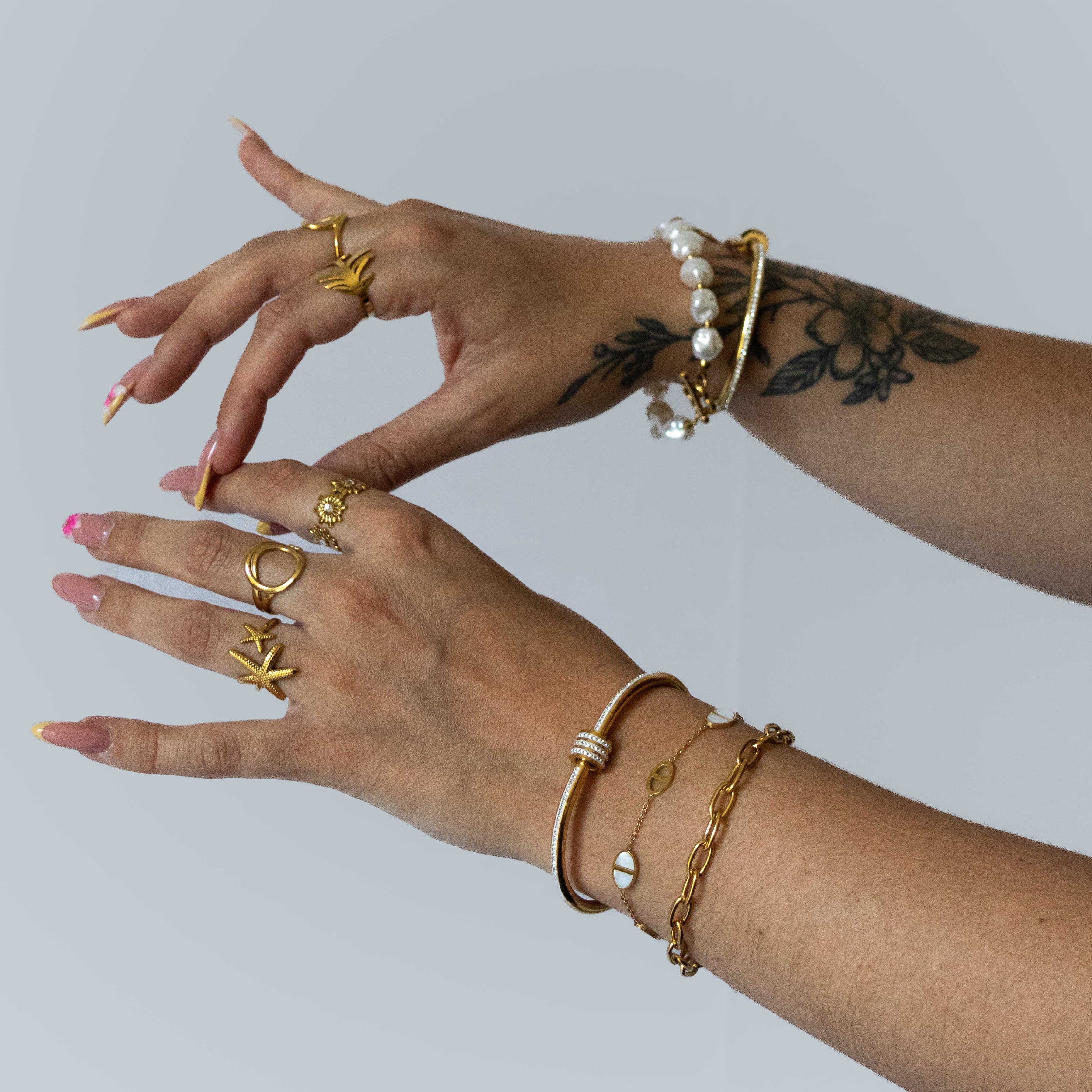 Bracelet Waysha – perles baroques & charms coquillage - Mineky Paris