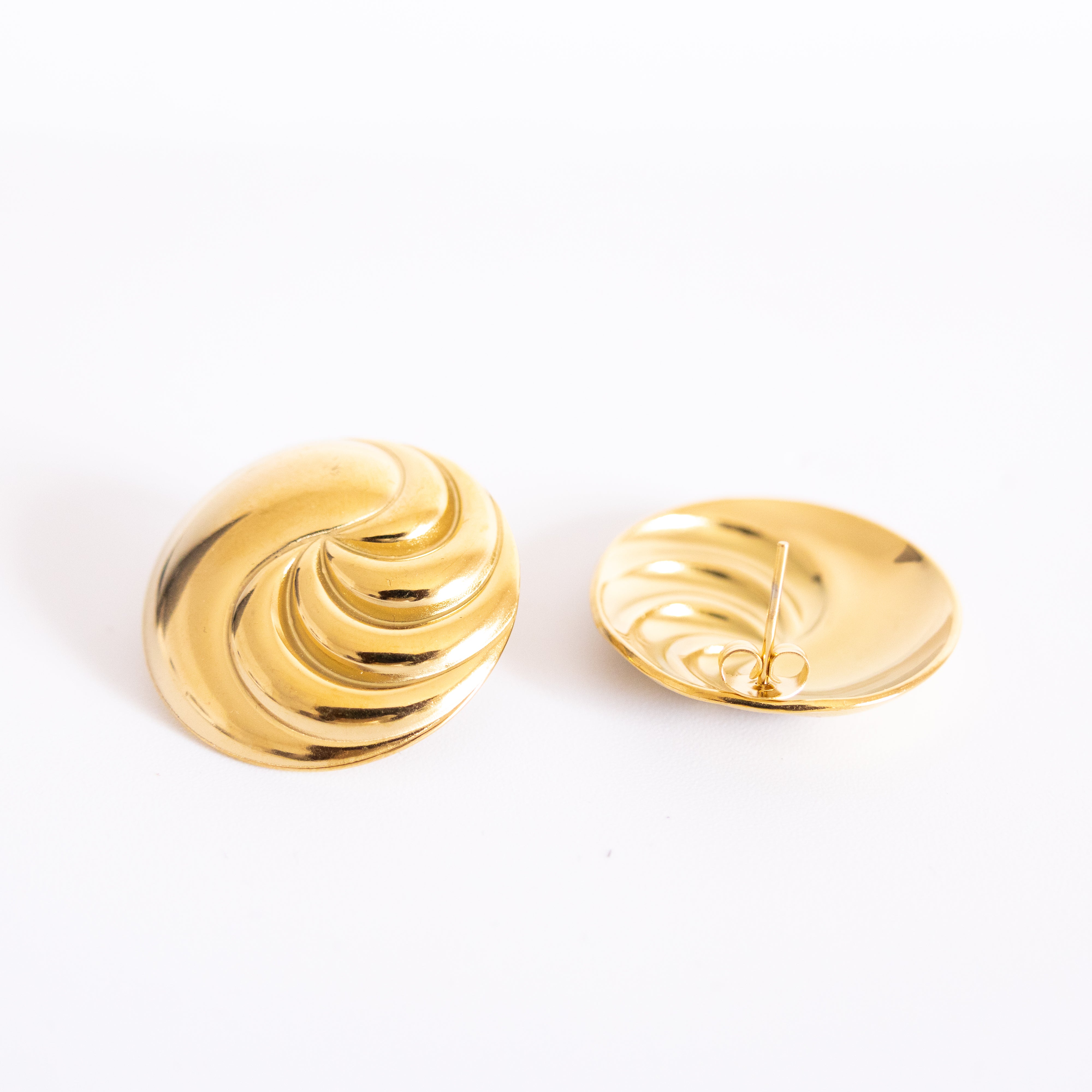 Boucles d’oreilles Mélanie – vagues sculptées rétro-chic - Mineky Paris