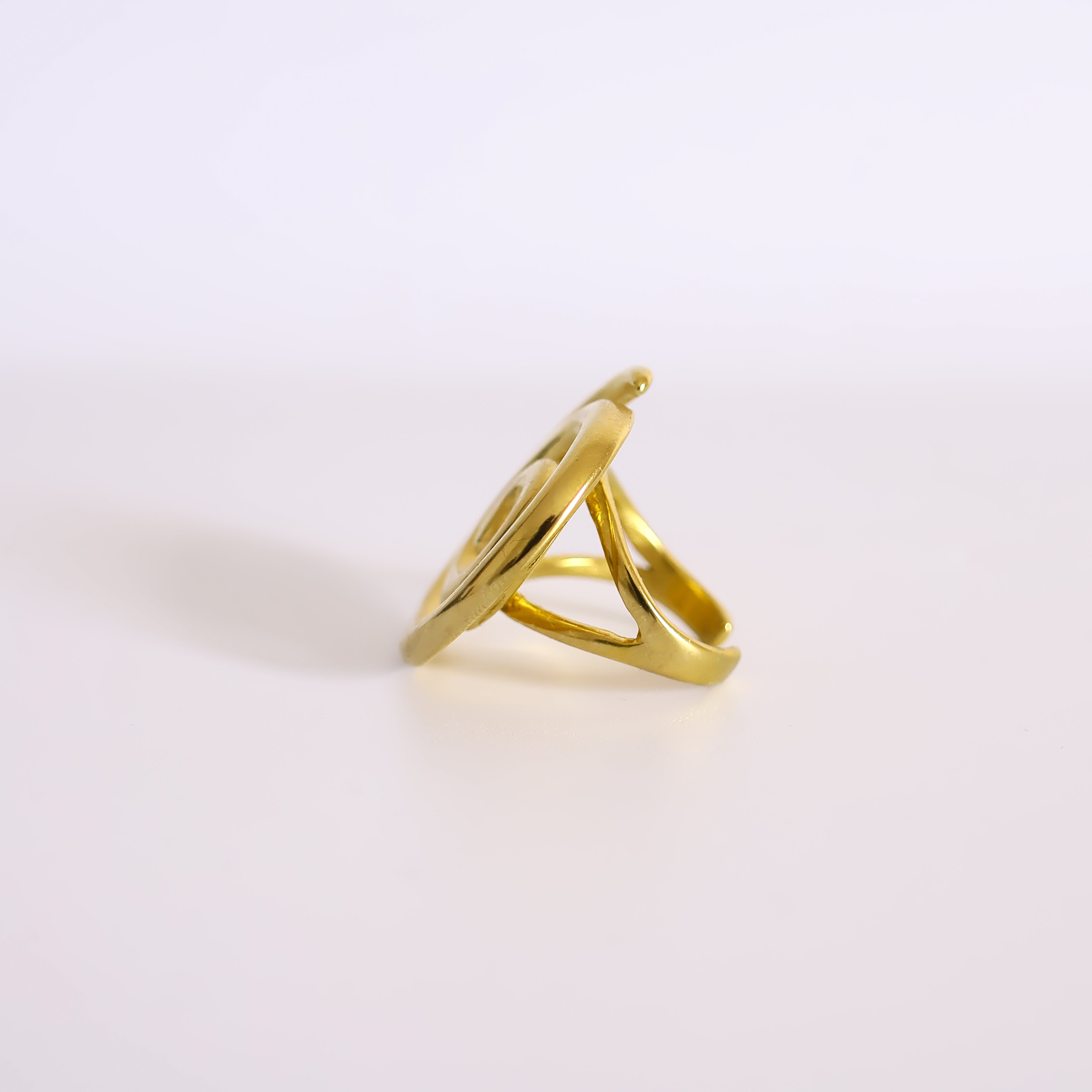 Bague Manie – spirale graphique dorée - Mineky Paris